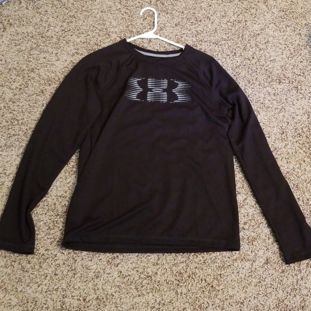 Under armor long a leave shirt